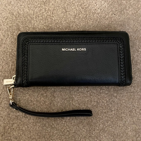 Black Michael Kors Wallet Wristlet - Picture 1 of 7